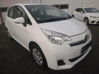 Gebraucht Toyota Verso-S Basis 99 PS (72 kW) 2012 Weiß Van / Kleinbus