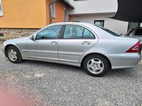 Second-hand Mercedes C200 120 CP (88 kW) 2002 Argintiu Berlinǎ
