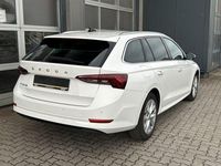 Gebraucht Skoda Octavia Style 116 PS (85 kW) 2023 Candyweiss Kombi