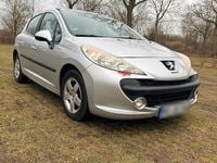 Gebraucht Peugeot 207 95 PS (69 kW) 2009 Silber Kleinwagen