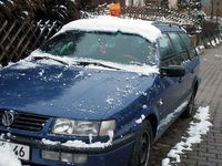 Gebraucht VW Passat 122 PS (89 kW) 1995 Blau metallic Kombi