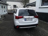 Gebraucht Mitsubishi Outlander 150 PS (110 kW) 2017 Weiß SUV