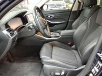 Gebraucht BMW 330 Sport Line 258 PS (189 kW) 2021 Tansanitblau ii metallic Limousine