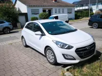 Gebraucht Hyundai i30 110 PS (80 kW) 2016 Weiß Kleinwagen