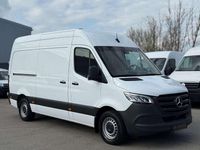 Używany Mercedes Sprinter 150 KM (110 kW) 2021 Biały Van