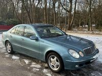 Gebraucht Mercedes E320 224 PS (164 kW) 2002 Blau Limousine