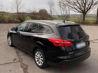 Gebraucht Ford Focus Titanium 125 PS (91 kW) 2017 Schwarz Kombi