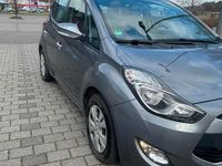 Gebraucht Hyundai ix20 116 PS (85 kW) 2012 Grau Kleinwagen