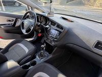 Gebraucht Kia Ceed DREAM-TEAM Edition 135 PS (99 kW) 2018 Weiß Kleinwagen