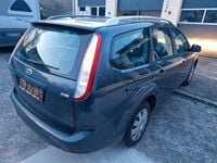 Gebraucht Ford Focus Style 109 PS (80 kW) 2010 Grau Kombi