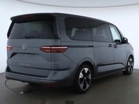Gebraucht VW Multivan Life 150 PS (110 kW) 2025 Grau Van