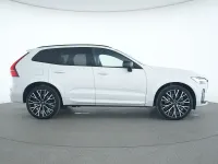 Gebraucht Volvo XC60 R-Design 250 PS (183 kW) 2022 Crystal white SUV