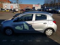 Gebraucht Mitsubishi Space Star 71 PS (52 kW) 2015 Silber Kleinwagen