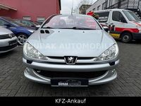 Gebraucht Peugeot 206 CC Filou 109 PS (80 kW) 2004 Lackierung aluminiumgrau/meta Cabrio