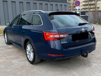 Gebraucht Skoda Superb Style 190 PS (139 kW) 2016 Blau Kombi