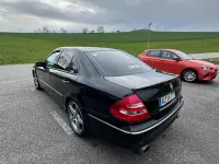 Używany Mercedes E320 224 KM (164 kW) 2005 Czarny Sedan/Limuzyna