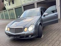 Gebraucht Mercedes E220 170 PS (125 kW) 2006 Grau Kombi
