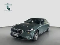Neu BMW 520 Sport Line 208 PS (152 kW) 2025 Grün Limousine