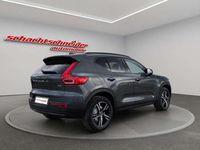 Neu Volvo XC40 Plus 163 PS (119 kW) 2026 Forest lake metallic SUV