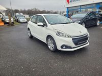 Gebraucht Peugeot 208 83 PS (61 kW) 2018 Weiß Kleinwagen