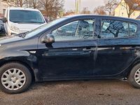 Gebraucht Hyundai i20 Edition 77 PS (56 kW) 2010 Schwarz Kleinwagen