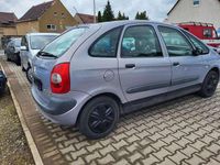 Gebraucht Citroën Xsara Picasso 95 PS (69 kW) 2002 Silber Van / Kleinbus