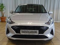 Neu Hyundai i10 Advanced 79 PS (58 kW) 2025 Grau Kleinwagen