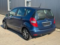 Gebraucht Mercedes A180 116 PS (85 kW) 2010 Blau Limousine