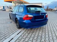 Gebraucht BMW 318 143 PS (105 kW) 2008 Blau Kombi