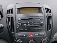 Używany Kia Ceed 96 KM (70 kW) 2008 Szary Hatchback