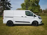 Gebraucht Ford Transit Custom 170 PS (125 kW) 2021 Weiß Van / Kleinbus