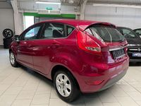 Gebraucht Ford Fiesta Titanium 82 PS (60 kW) 2009 Rot Kleinwagen