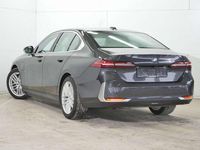 Gebraucht BMW 530e 299 PS (219 kW) 2024 Sophistograu brillanteffekt Limousine