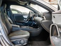 Gebraucht Mercedes CLA200 Premium 164 PS (120 kW) 2023 Grau / mountaingrau Coupé