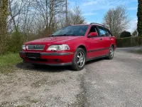 Gebraucht Volvo V40 163 PS (119 kW) 1999 Rot Kombi