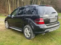 Używany Mercedes ML280 190 KM (139 kW) 2007 Czarny SUV