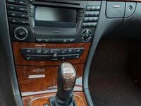 Gebraucht Mercedes E500 2004 Schwarz Limousine