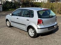 Second-hand VW Polo Trendline 64 CP (47 kW) 2006 Argintiu Hatchback