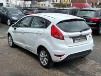 Gebraucht Ford Fiesta 82 PS (60 kW) 2009 Weiß Kleinwagen