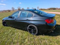Gebraucht BMW 318 143 PS (105 kW) 2014 Schwarz Limousine