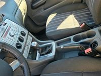 Second-hand Ford Focus 125 CP (91 kW) 2008 Argintiu Berlinǎ