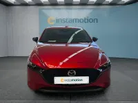 Neu Mazda 3 140 PS (102 kW) 2026 Rot Limousine