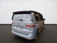 Gebraucht VW Multivan Life 150 PS (110 kW) 2023 Schwarz Van / Kleinbus