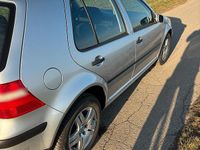 Gebraucht VW Golf IV 105 PS (77 kW) 2002 Silber Kleinwagen