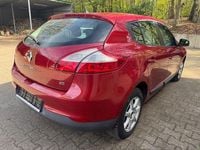 Gebraucht Renault Mégane III Expression 90 PS (66 kW) 2011 Rot Limousine