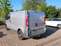 Gebraucht Opel Vivaro 114 PS (83 kW) 2010 Silber Van / Kleinbus