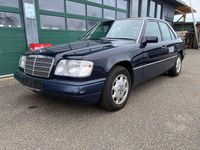 Gebraucht Mercedes E220 150 PS (110 kW) 1994 Blau Limousine