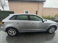 Gebraucht Audi A3 Ambiente 110 PS (80 kW) 2015 Silber Limousine