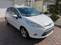 Gebraucht Ford Fiesta Titanium 97 PS (71 kW) 2010 Weiß Kleinwagen