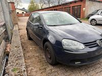 Second-hand VW Golf 2003 Albastru Coupe